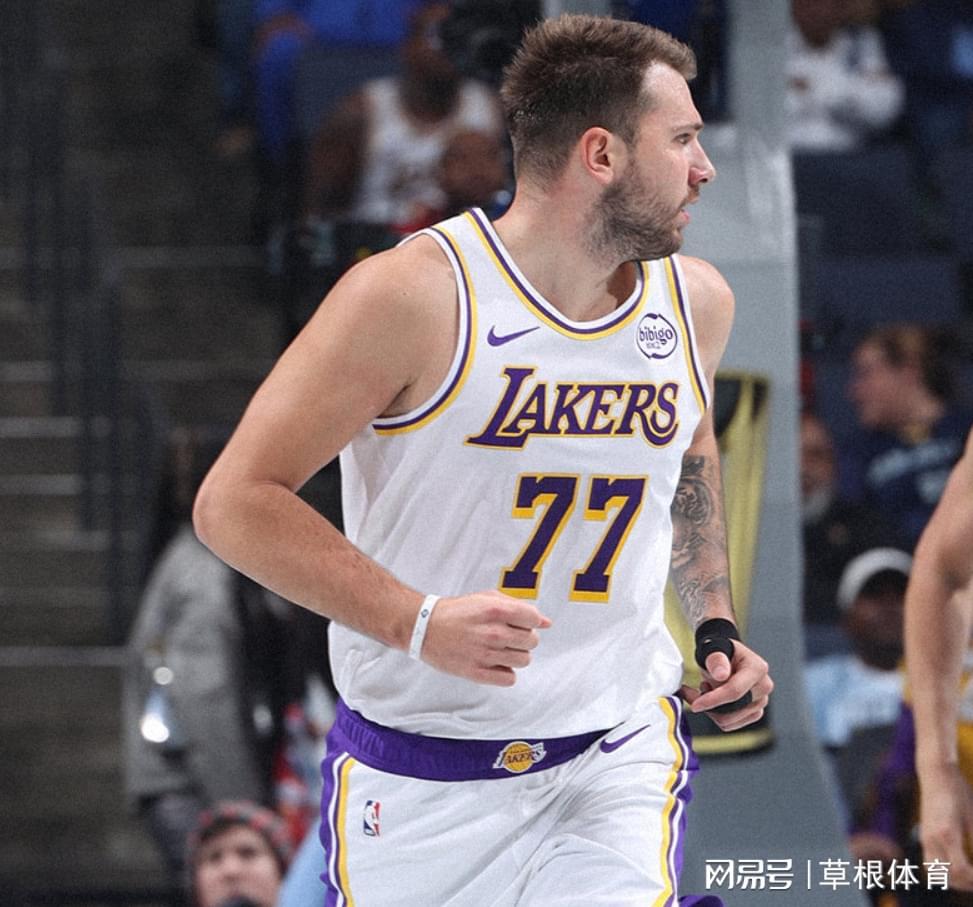 湖人15分大逆转击败孟菲斯，NBA这出戏比剧本还刺激