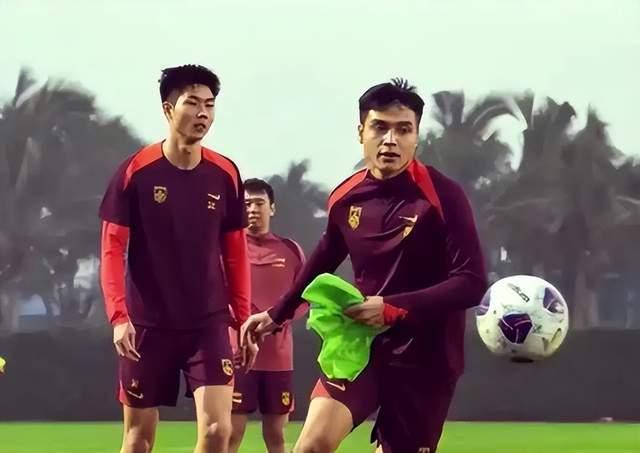 海港3比0掌控争冠，21岁吾米提江把英超梦写进欧冠联赛阶段名单？