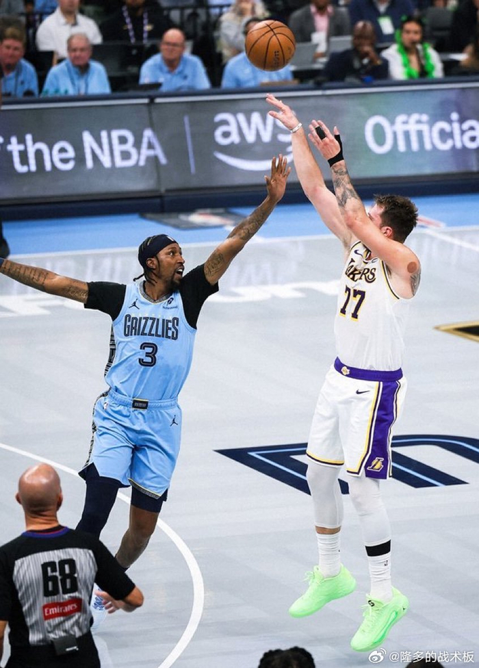 东契奇第38次40分两双并列第12，NBA新赛季纪录骚操作谁能挡