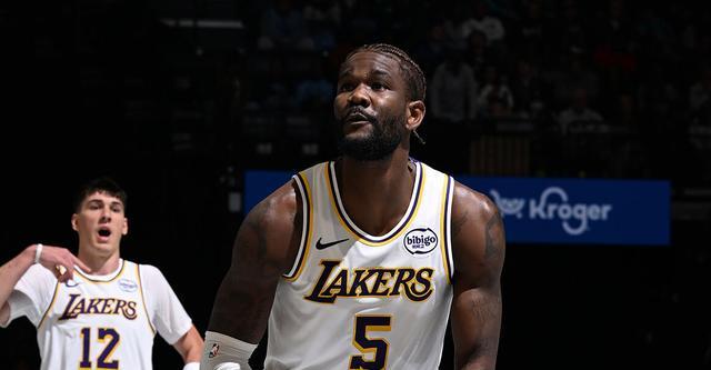 湖人117-112险胜孟菲斯，艾顿17分钟背部告警，NBA紧张到发抖