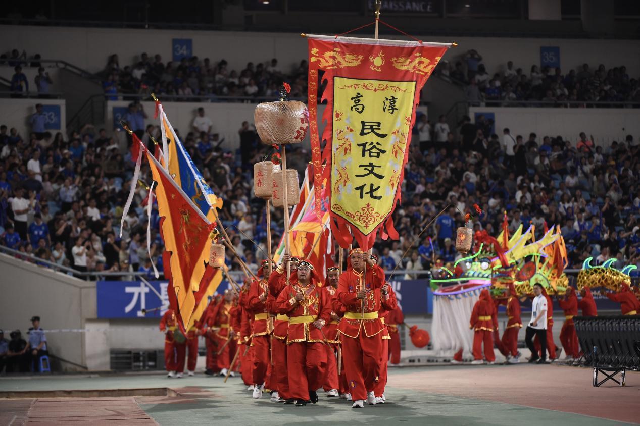 211.8万观众见证苏超落幕,苏超怎么把群众生意做得比中超还精?
