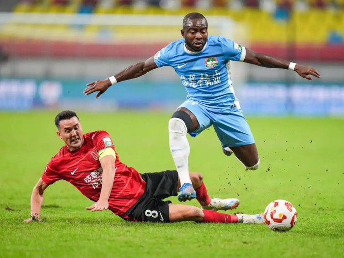 中超第29轮：成都队1场失误丢4分，上海海港与申花北京时间11月22日生死战