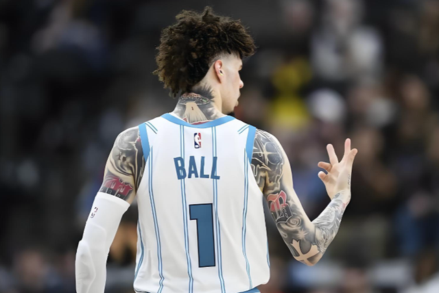 前4场首节50分！鲍尔在NBA的数据成惊喜还是黄蜂的窘况？