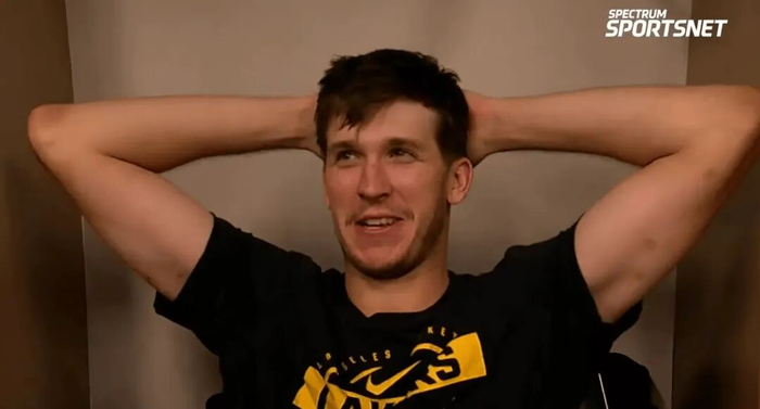 117-112！湖人客场险胜灰熊，东契奇44分回归，NBA里夫斯的投篮惹争议