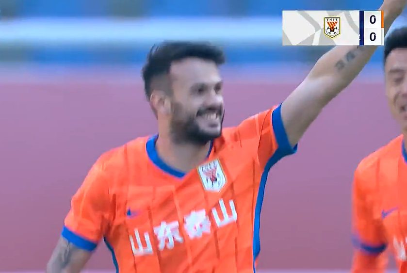 中超第29轮：泰山2-1收官，瓦科25球还差几步拿金靴？