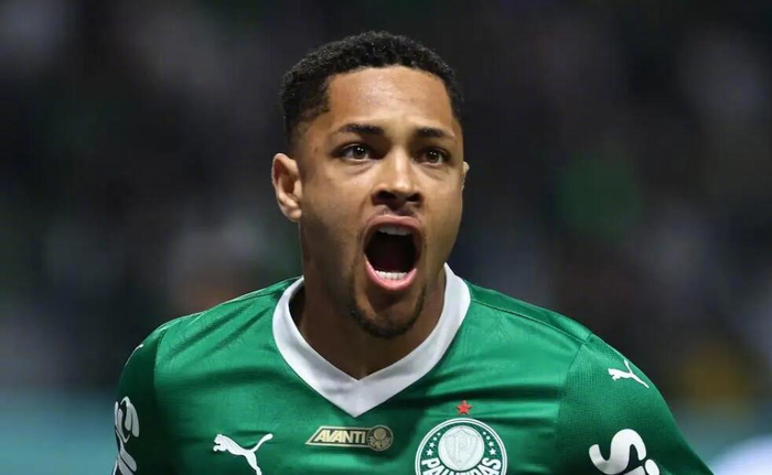 19岁罗克49场17球，巴甲争冠紧咬弗拉门戈，英超和西甲都在盯着