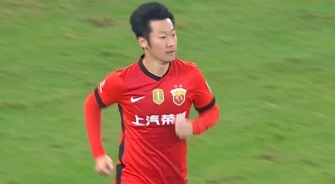 中超29轮：上海海港3-0胜，徐新第200场里程碑但别唱赞歌
