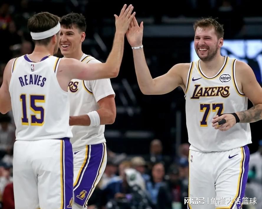 117-112逆转：湖人NBA客场胜利，里夫斯要背的2个锅