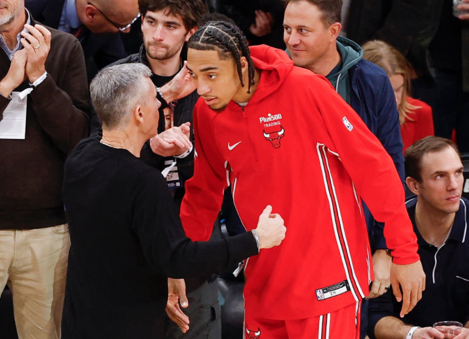 18岁12号被下放到G联赛，公牛5胜0还要这样折腾NBA轮换吗？