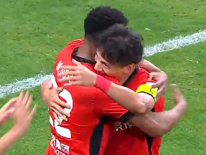 海港还差1场夺冠？中超第1把钥匙交给了大连英博，让人笑出声的剧情