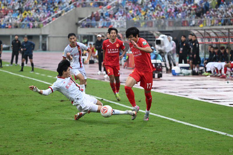 中甲0-0死守，重庆铜梁龙被广州豹追平，粉丝的TIFO值几分？