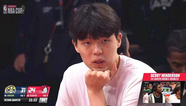 开拓者0分钟出场，杨瀚森首度坐冷板凳，NBA轮换比滤镜残酷