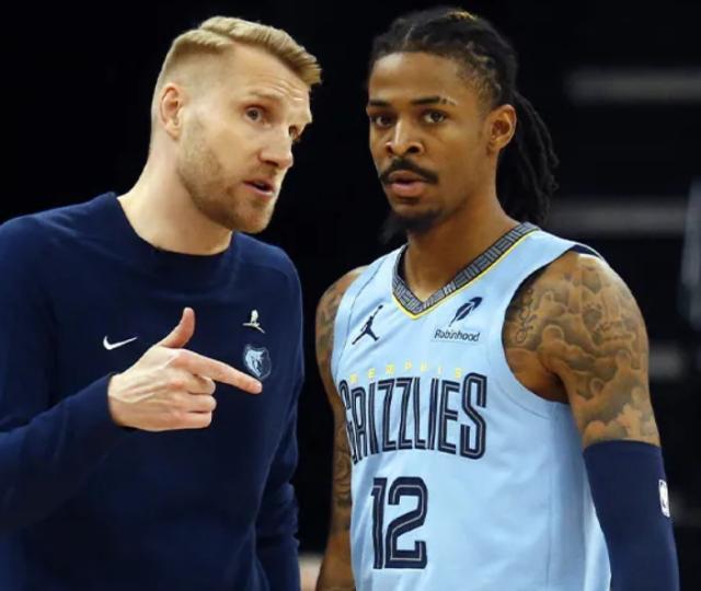 NBA杯112比117：孟菲斯灰熊队上半场+14被逆转，贾·莫兰特成谜，詹金斯脸在哪儿？