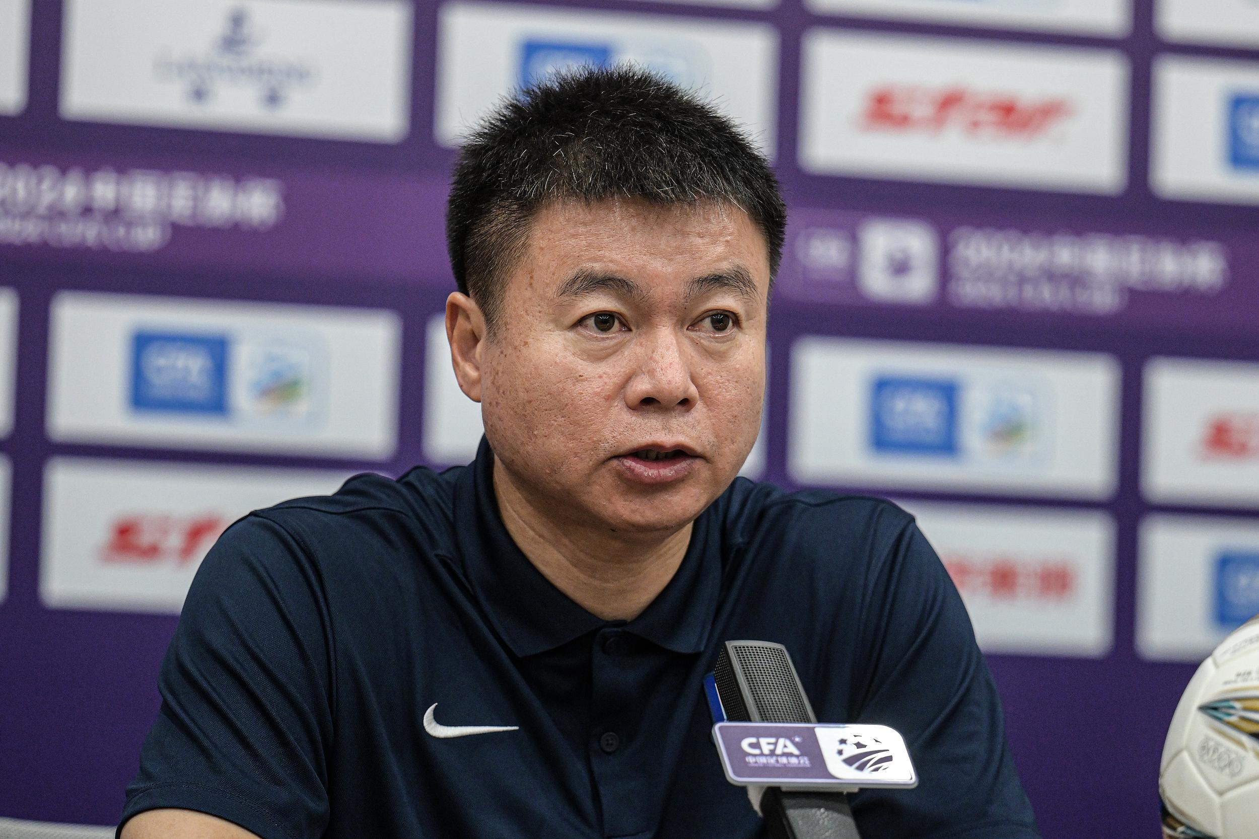 中超第29轮1比2:于根伟怼事实,陈哲宣那张红牌比英超戏还多