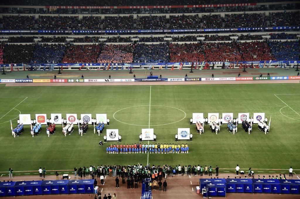 62329人到场，苏超决赛点球4-3：泰州队夺冠，连英超都该学学