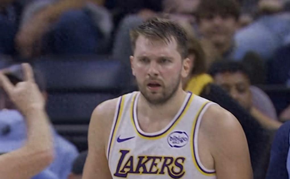 11月1日nba ba杯赛：湖人客战灰熊，谁更怕里夫斯还是杰克逊？