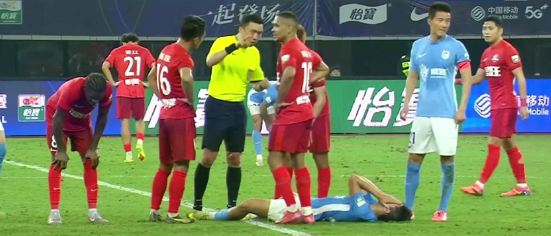 中超2-2：大连队被梅州客家撞平，青岛海牛生死战比英超戏剧还猛