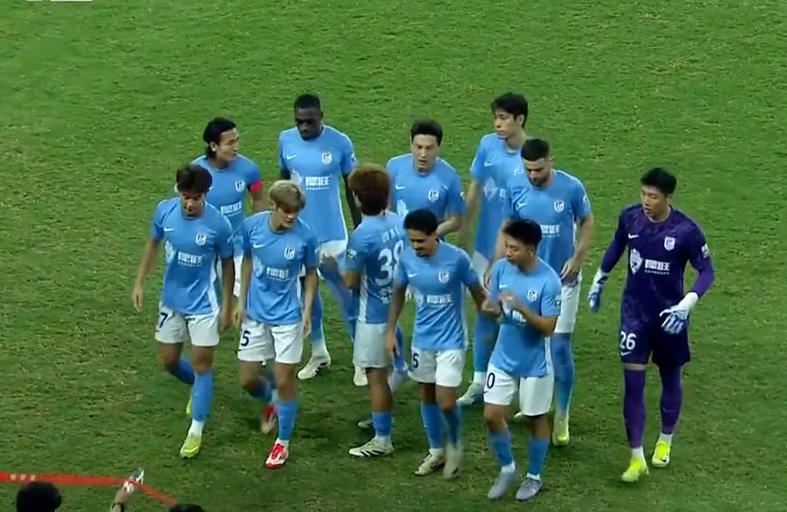 中超第29轮：大连市残阵客场2-2被梅州球迷嘲笑，谁把胜利送了？