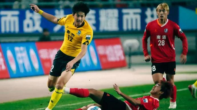 62329人见证！泰州点球4-3拿下南通，苏超首届冠军一黑到底