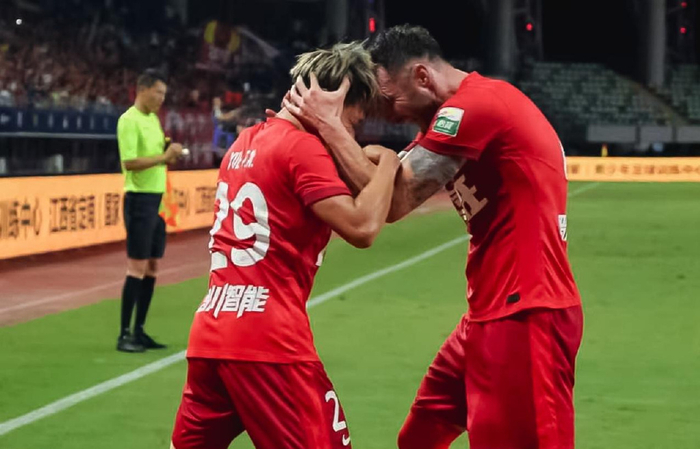 中超第24轮1球定生死：梅州客家1-0险胜青岛海牛，保级天平立刻摇晃