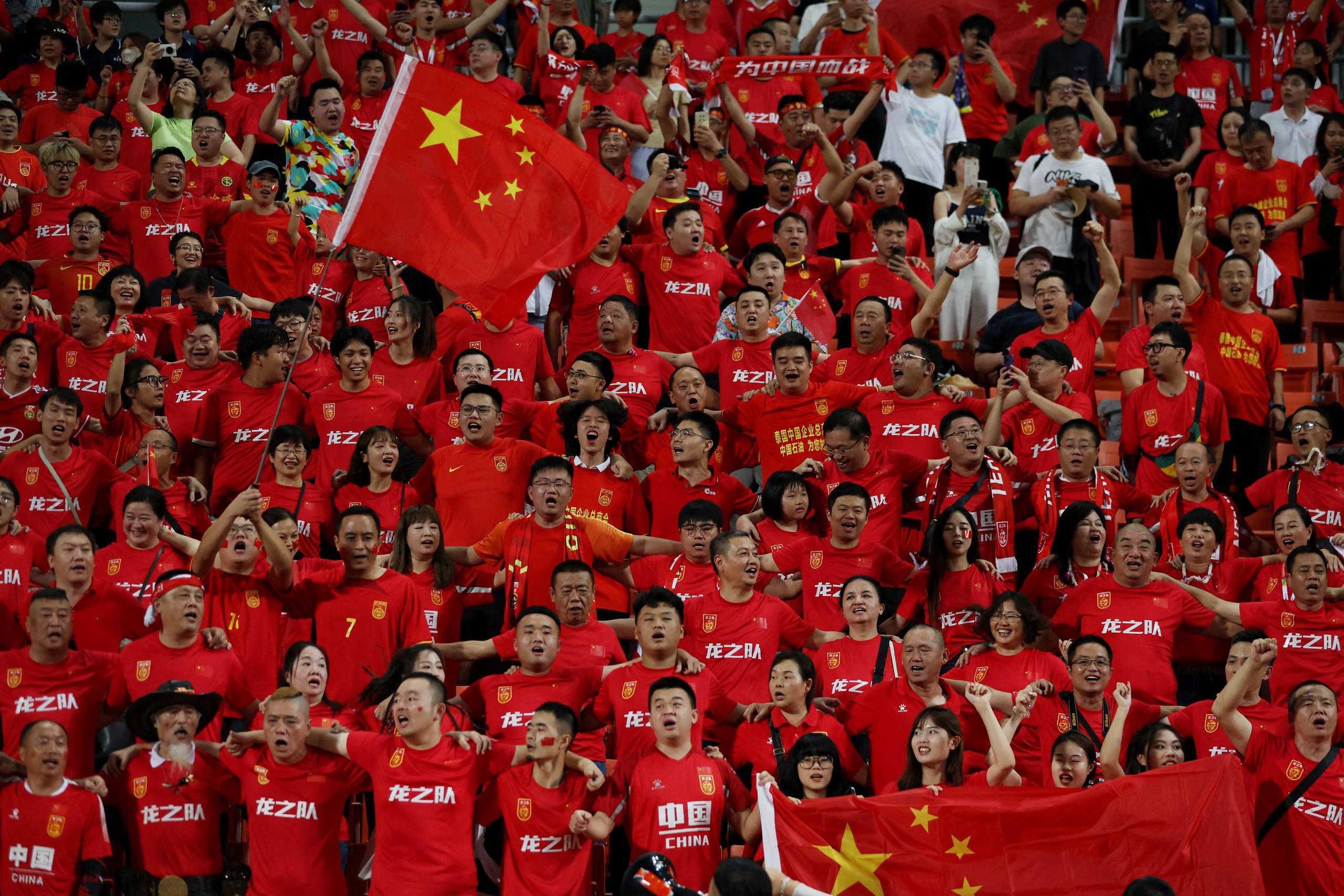 中国足球缺10个梯队？英超与NBA体系对比让国足真的没辙