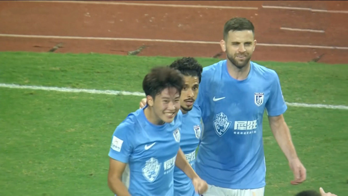 中超2-2被追平：大连英博客场体力溃败，主力储备像连夜甩卖英超也没这操作