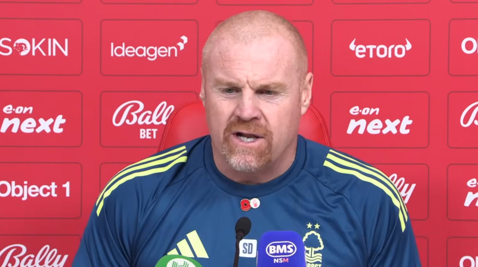 英超第10轮：曼联2-2被诺丁汉森林逼平，VAR那记角球你还当真？