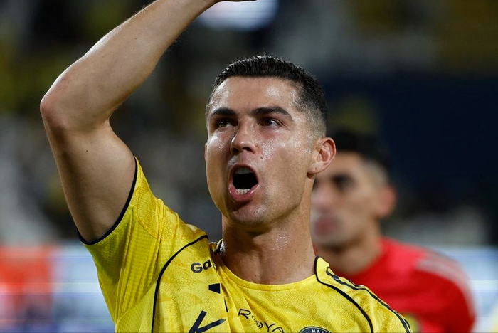 40岁C罗读秒建功,利雅得2-1逆转费哈,沙特联第7轮真是戏精附体