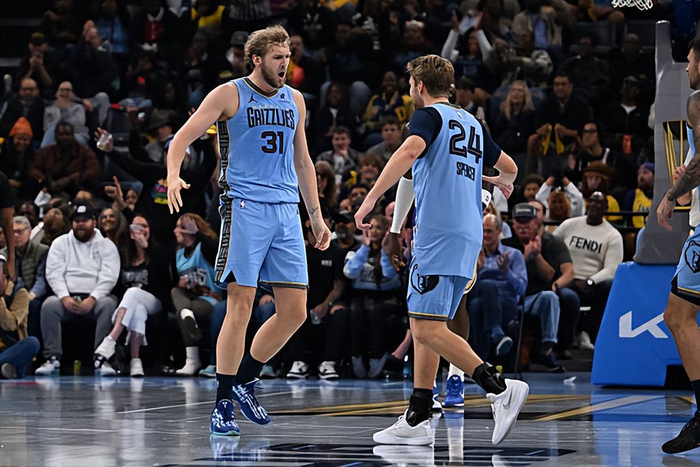 117比112，灰熊内线告急，兰代尔场均10.2分能顶住NBA考验吗