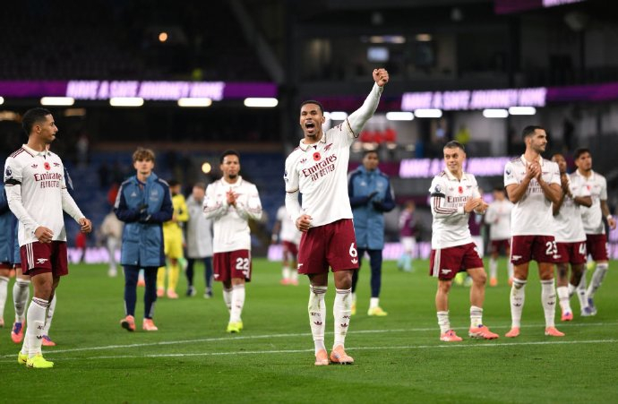 阿森纳英超又拿3分，零封+胜利像刷成就还是故意秀给谁看？