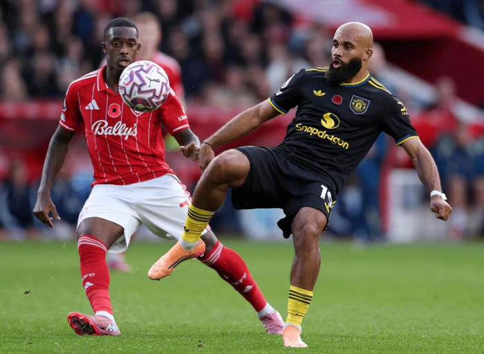 2-2尴尬收场，曼联英超三连胜被按下暂停键，热刺下轮来验货