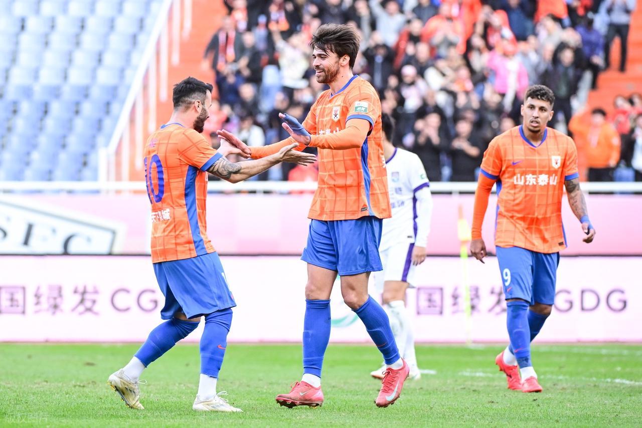 中超大结局：山东泰山10轮不败，2-1胜津门虎却暴露三个人的问题