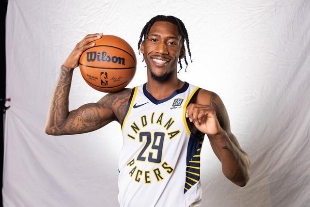 勇士送步行者114-109爆冷，NBA连输两场被杰克逊和灰熊队敲脸？