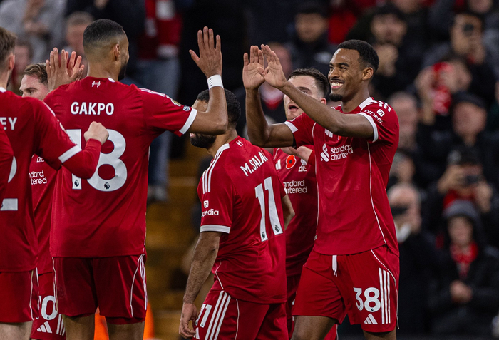 利物浦2-0止颓，阿森纳5连胜入账：英超争夺又见火药味