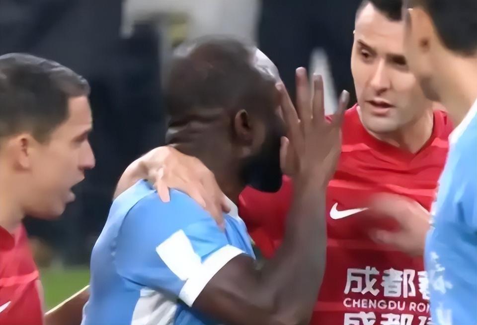 中超第29轮：成都1-2输球可惜，人品掉到国际板砖里（韩媒开喷）