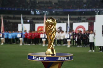 苏超总决赛点球4比3？江苏钛合金3D奖杯，科技比英超花活更硬