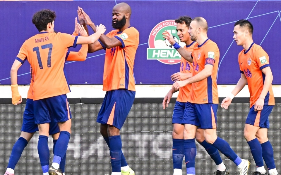 中超29轮：青岛海牛1-0险胜三镇，兰克尔泽救命球，亚泰提前降级？