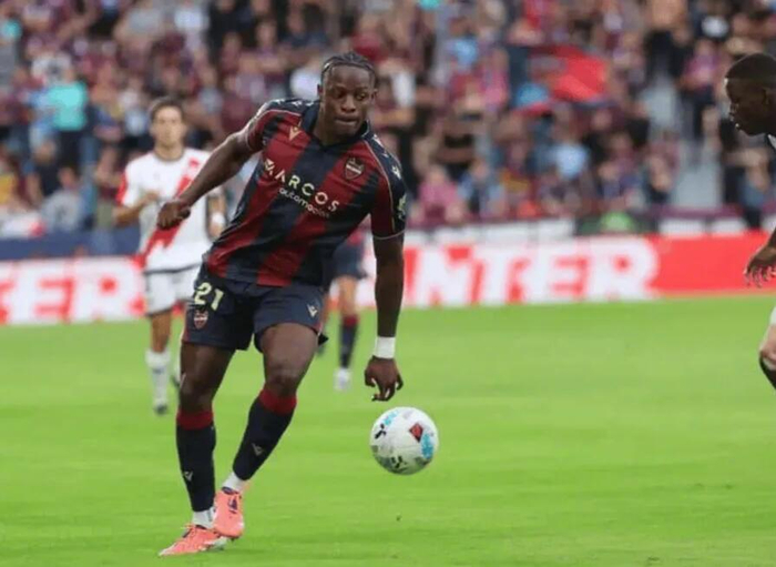 3000万解约金悬着，西甲两豪门皇马与巴塞罗那谁先掏钱？