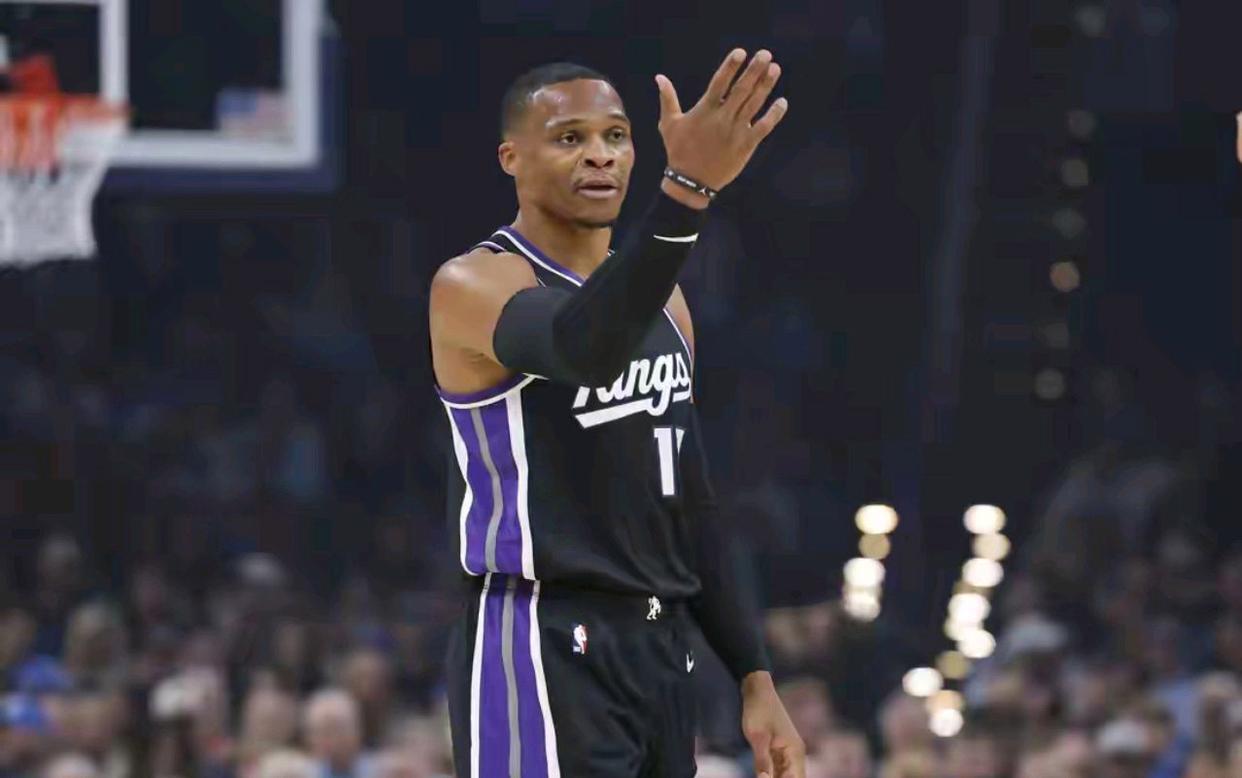 威斯布鲁克替补10次助攻登顶，国王135-133险胜雄鹿，NBA再见历史