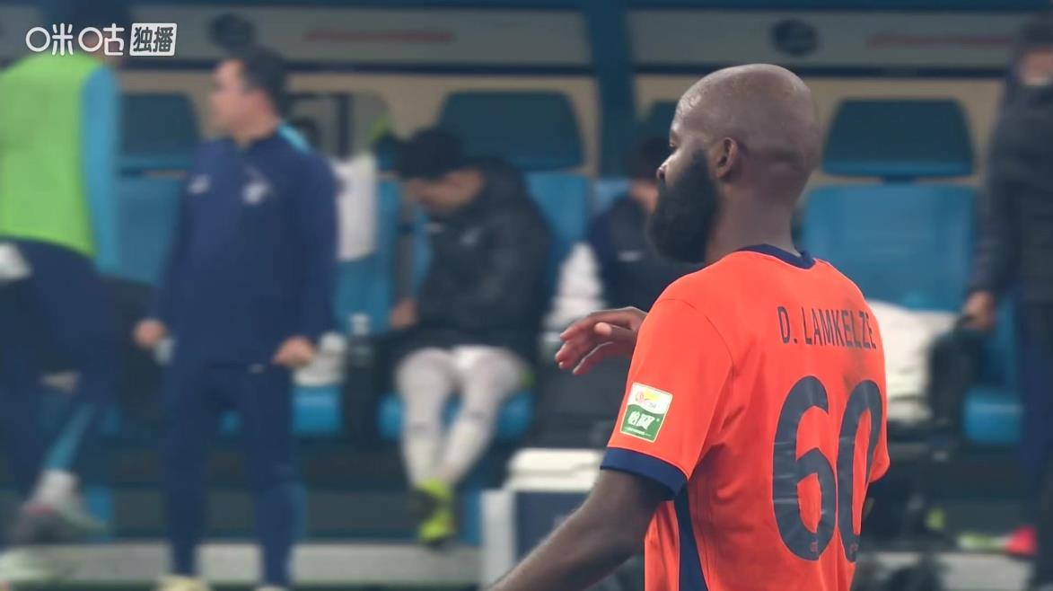 中超联赛最后一轮：上港63分只需1分，申花还要翻盘？