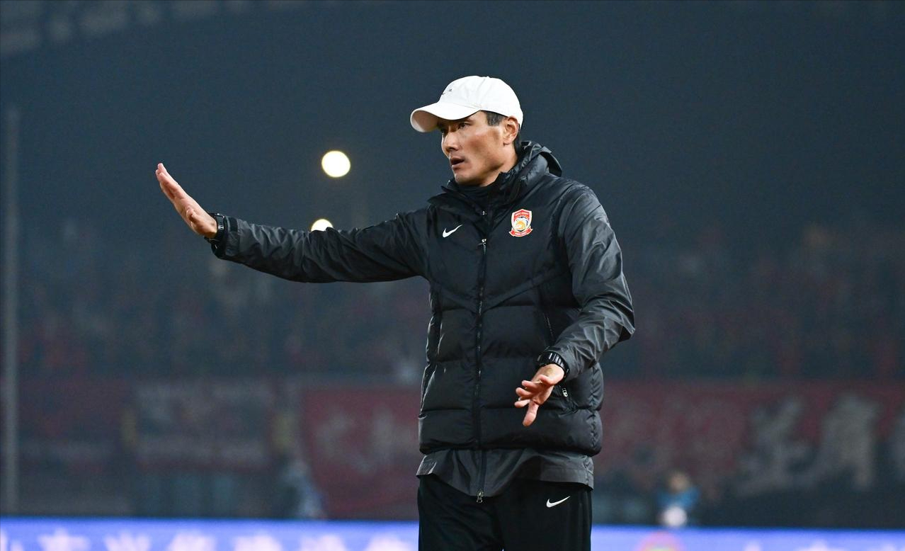 国足选帅5人缩减，三土三洋戏码比英超换帅还狗血，足协慌了