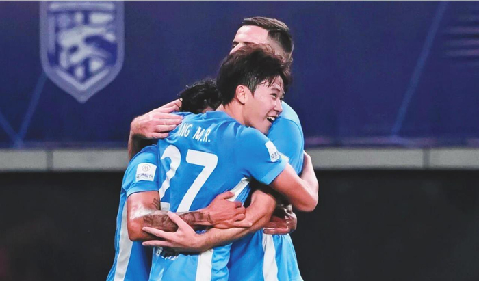 大连英博18岁首球被追平，中超到底是舞台还是演习？