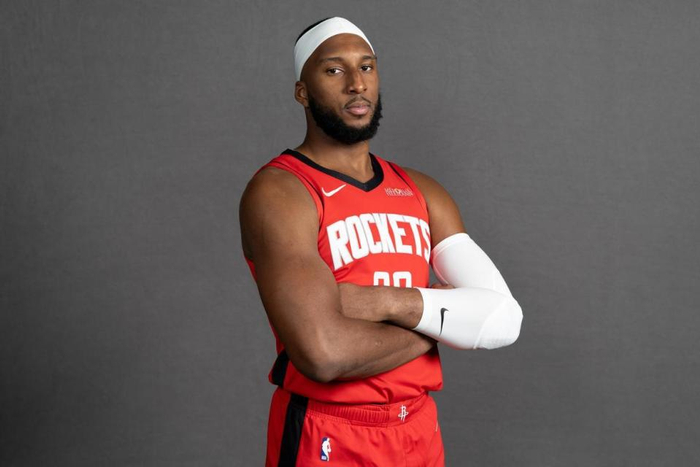 火箭3胜0负，奥科吉300万年薪成NBA奇兵，斯通又捡漏？