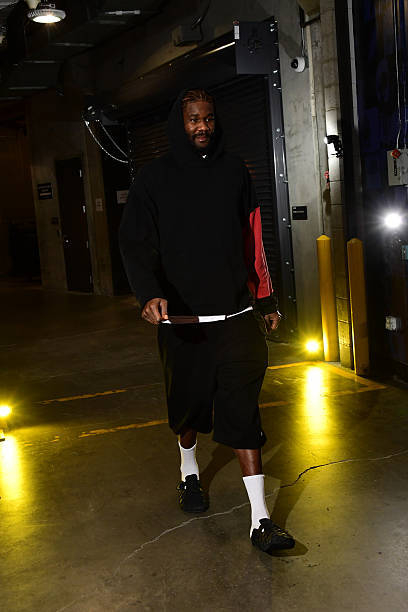 艾顿背部从90%跌到成疑，太阳在NBA又得临场改阵