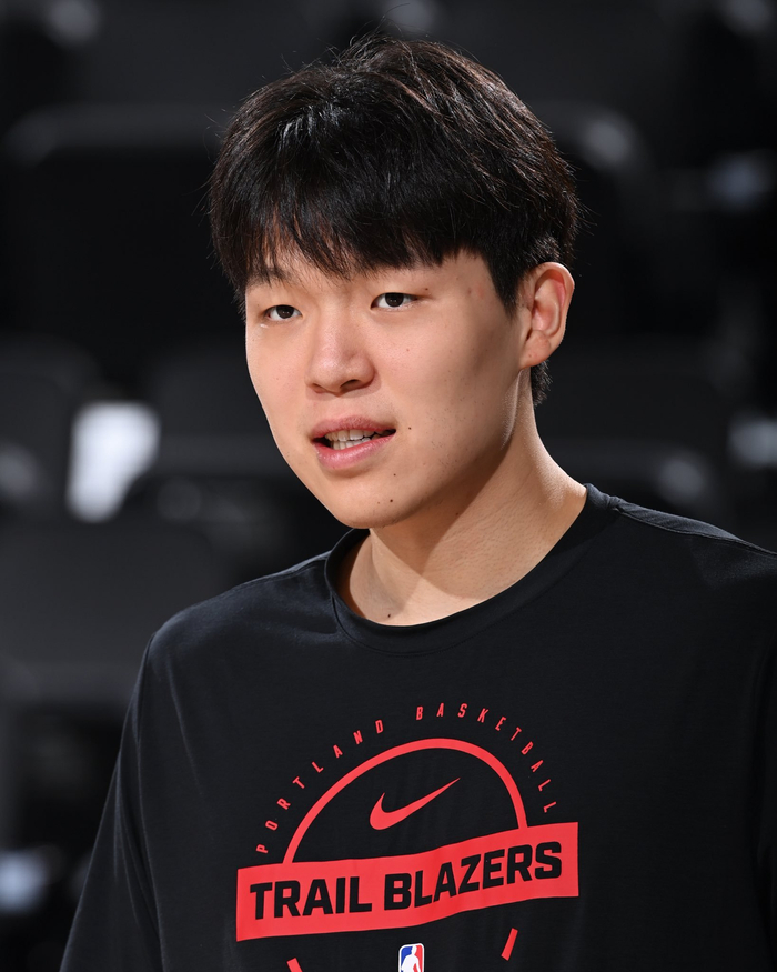 开拓者从发展联盟召回杨瀚森，NBA名单多了1个年轻筹码还能上场吗？