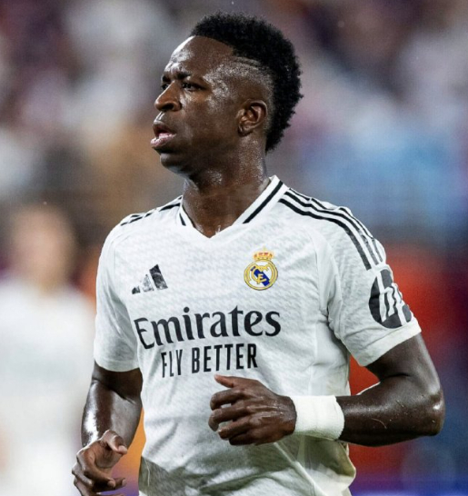 皇马拟用2亿欧卖维尼买哈兰德？英超震动连连、球迷炸锅