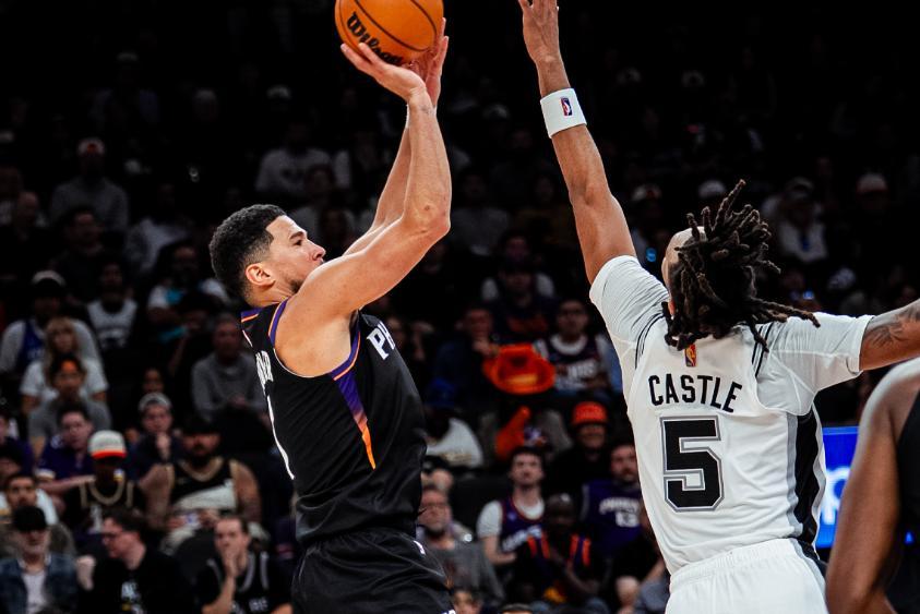 五连胜终结！130-118现实教育：文班亚马被德文·布克在NBA打回地面