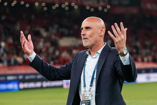 海港离三连冠只差1分,中超最后三轮像打仗还是演戏?