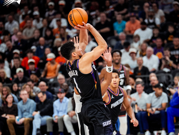 NBA赛场：马刺队5连胜被终结，118-130这锅谁背得起？