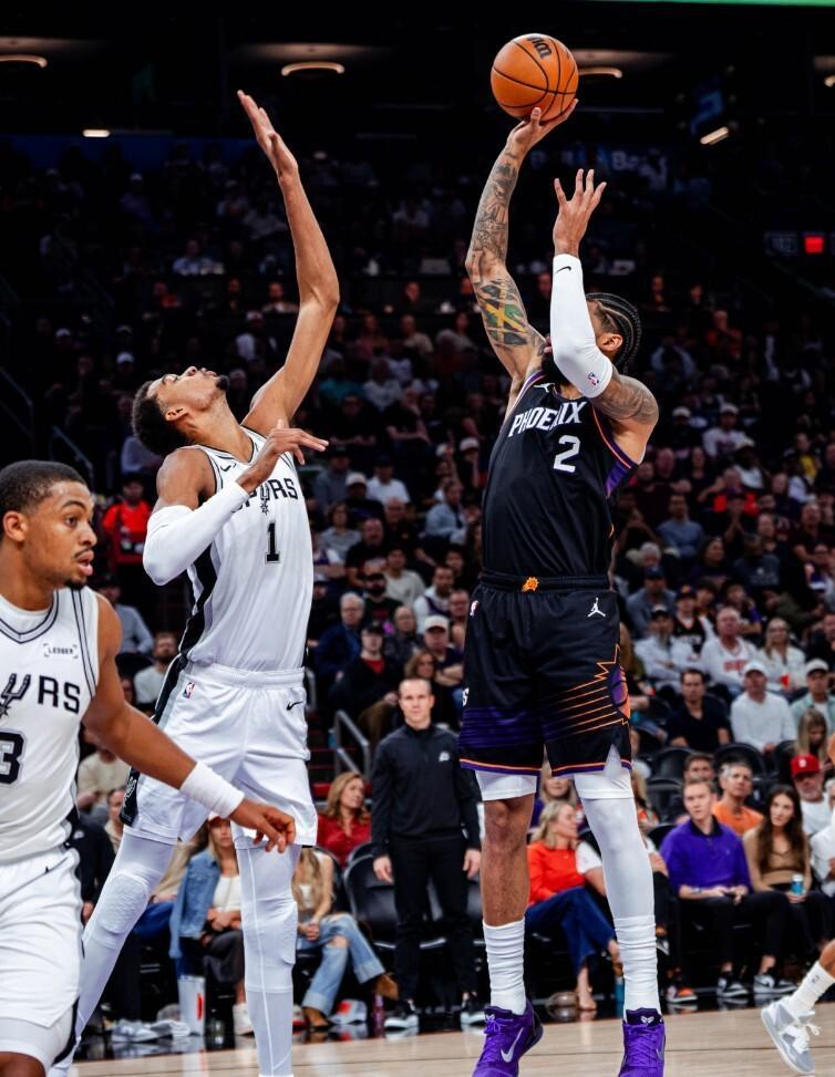 太阳130-118击败马刺：文班低迷断5连胜，NBA德比布克一个人秀